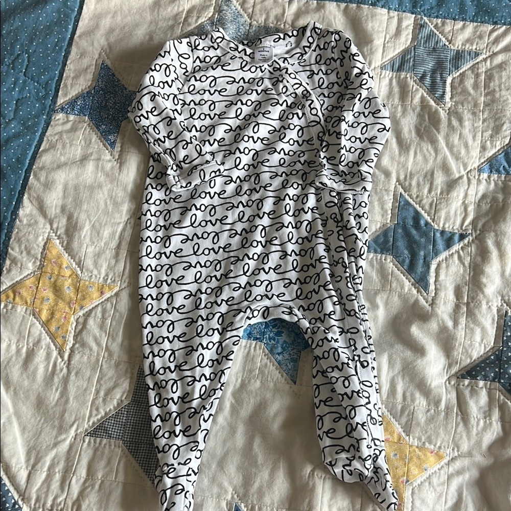 New Nordstrom Black and White “Love” Footie Pajamas